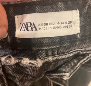 Zara High Waisted Mom Jeans Black Ripped Knee Grunge 90s Punk 4 thumbnail 6