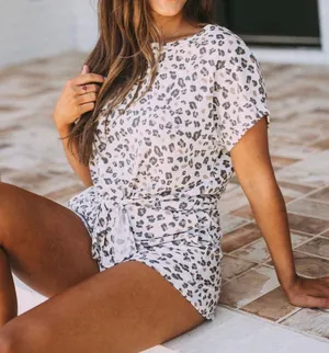 Le lis Two piece Boutique Cheetah Print Set thumbnail 8