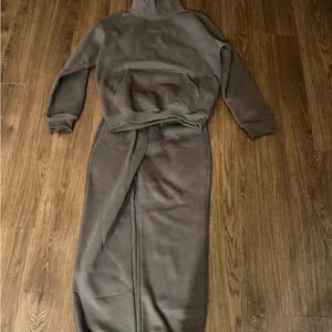 Comfrt Signature Hoodie + Sweatpants set thumbnail 2