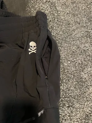 Womens sz6 Lululemon Hotty Hot High Rise Short 4" Black Skull Crossbones Custom thumbnail 6