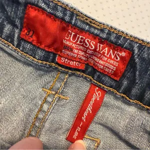 VTG Guess Stretch Denim Jean Shorts Low Rise 28” Waist Distressed 3.5” Inseam thumbnail 3