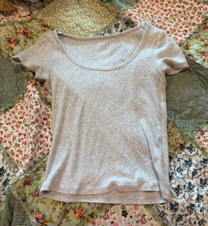 Hollister Grey Tee thumbnail 1