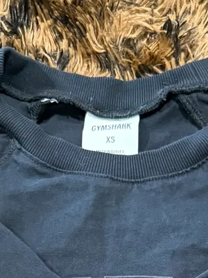 Black Gymshark Crop Top With Long Sleeve Undershirt thumbnail 3