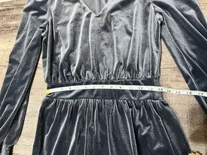 EVEREVE Fiona Velvet Dress thumbnail 7