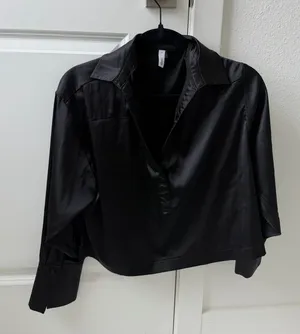 Glam Boutique Black Satin Collared Top thumbnail 1