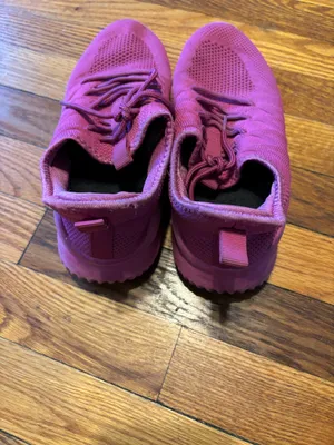 Purple sneaker size EU 39 or 9 thumbnail 4