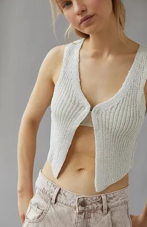 Urban‎ Outfitters Vest Women Medium Ivory Knit Demi Vest Top Streetwear Cropped thumbnail 1