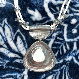 Chico's Necklace & Earrings Mother of Pearl Jewelry Set thumbnail 6