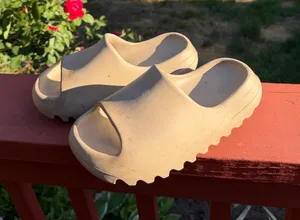 Yeezy adidas slides  thumbnail 1