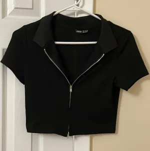 SheIn Crop Top thumbnail 1
