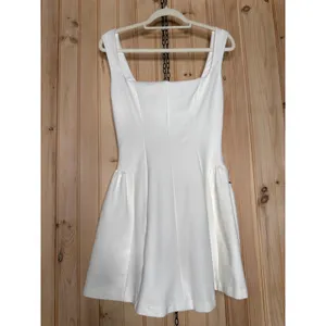 NWOT Lulus Roetta White Sleeveless Pleated Mini Dress Party Cocktail Classy Sz M thumbnail 2