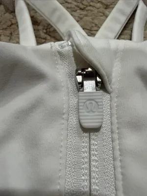 Lululemon Energy Bra High Neck Long Line Zip size 10 VGUC thumbnail 4
