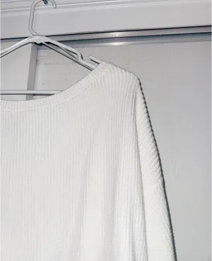 Off-The-Shoulder White Hollister Sweater thumbnail 3