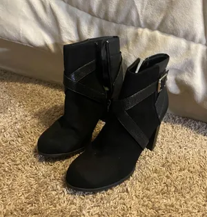 Womans Heel Boot Black Size 6.5 thumbnail 3