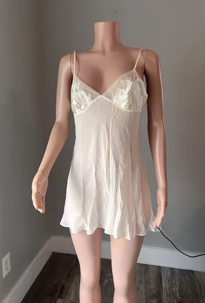 VINTAGE VICTORIAS SECRET SILKY SATIN NIGHTGOWN Lingerie MEDIUM NWT NEW #225 thumbnail 1