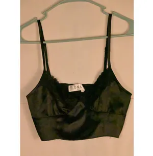 Women's DNA STUDIO Black Satin Lace Trim Crop Top S thumbnail 1