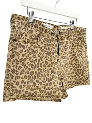 Pilots and the Letterpress Hyphen Leopard Print Denim Shorts Size 30/10 thumbnail 5