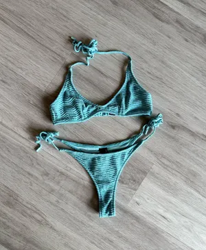 Triangl Bikini Set thumbnail 1