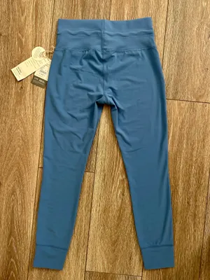 Vuori Daily Legging in Isle Blue - new with tags! thumbnail 2