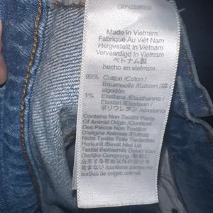 Madewell Perfect Vintage wide leg size 26 sustainable jeans thumbnail 5