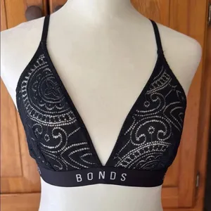 Bonds Black Wireless Bra with Paisley Detail size medium. thumbnail 1