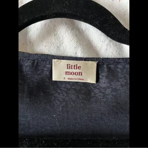 Aritzia Little Moon Blouse Size Small thumbnail 4