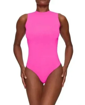 SKIMS ESSENTIALS CREWNECK SEAMLESS BODYSUIT in PINK HIGHLIGHTER NEW S/M thumbnail 1