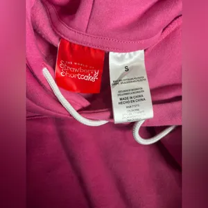 Strawberry Shortcake Pink Hoodie Sweater Womens Size Small thumbnail 3