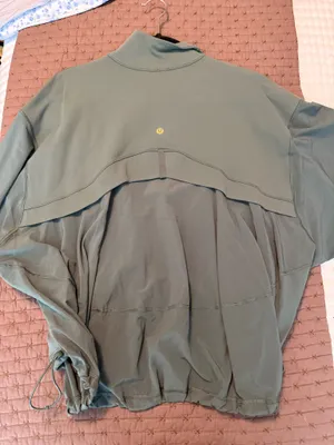 Lululemon jacket thumbnail 3