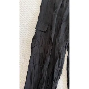 Cinq a Sept Giles Jogger Black Cupro Cargo Pants Women L High Rise Tapered Leg thumbnail 3