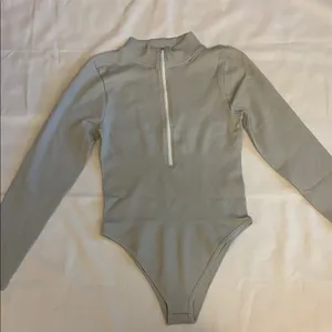 Ribbed Long Sleeve Bodysuit 2 Piece Bundle Grey / White Women Size L NWOT thumbnail 4