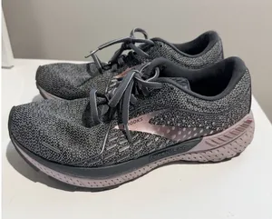 Brooks‎ Women's Adrenaline GTS 21 Gray And Pink Running Shoes Size 9.5 Q thumbnail 1