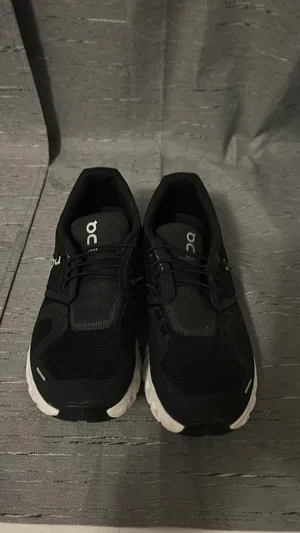 On Cloud Shoes thumbnail 3