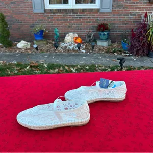 Universal Threads Women's Celia Floral Lace Mary Jane Espadrille Flat by size 7.5 thumbnail 4