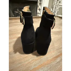 Ron White Jozie Weatherproof Black Suede Booties‎ Gold Buckle EU 35.5 US 5.5 thumbnail 8