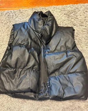 PrettyLittleThing Men's Black Quilted Puffer Vest thumbnail 1