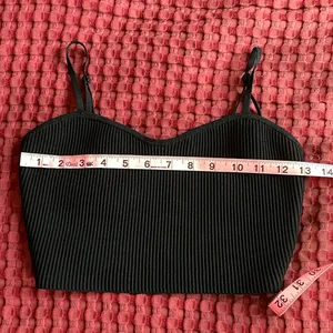 Aritzia Babaton Black Knit Cropped Cami Tank Top Women’s Size S Stretch thumbnail 7