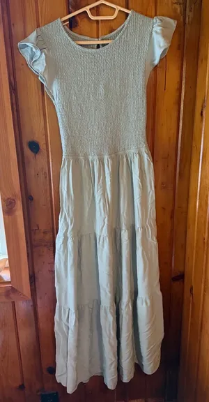 KYL Light Green Smocked Tiered Maxi Dress Flutter Sleeve‎ size Medium thumbnail 1