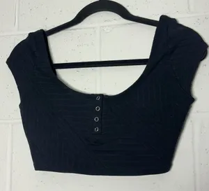 Aerie Black Ribbed Henley Crop Top Scoop Neck Cap Sleeve Medium M thumbnail 1