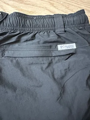 Columbia Black Shorts Women’s Large thumbnail 4