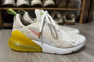 Nike Women’s Shoes Air Max 270 thumbnail 1