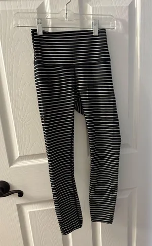 Lululemon Wunder Under Leggings thumbnail 1