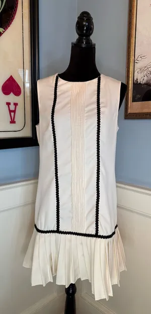 Retro Style Cream and Black Pleated Shift Dress thumbnail 1