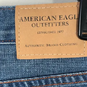 American Eagle Size 4 Cropped Straight Leg Jeans Medium Wash 100% Cotton NWOT thumbnail 9