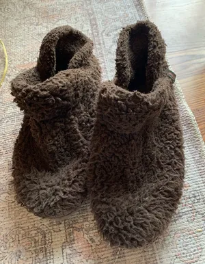 L.L. Bean Brown Women's Slippers Size 9 Winter Shoes Footwear Slip On Clothing thumbnail 1