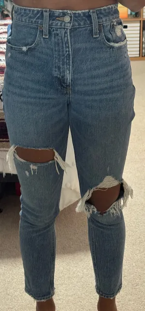 Abercrombie high rise mom Jean thumbnail 1