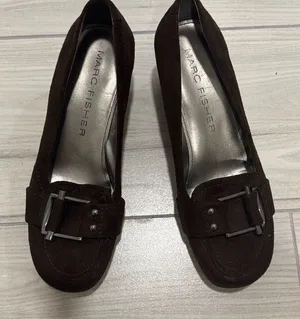 Marc Fisher Brown Wedge Buckle Heel Size 7.5 Women’s thumbnail 1