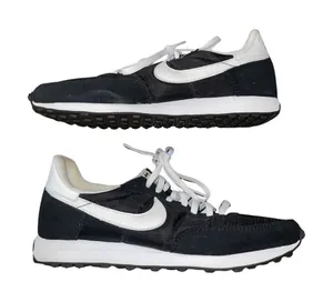 Nike Challenger OG Running Sneakers Black White Women SZ 7 Athletic Sports Gym thumbnail 1
