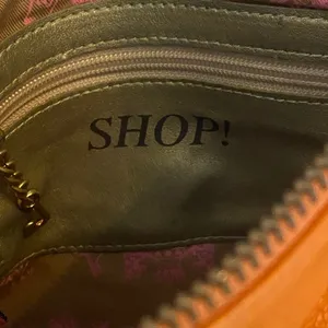 Vintage Y2k Juicy Couture Barrel Shoulder Bag Purse Leather Orange Logo Charm thumbnail 15