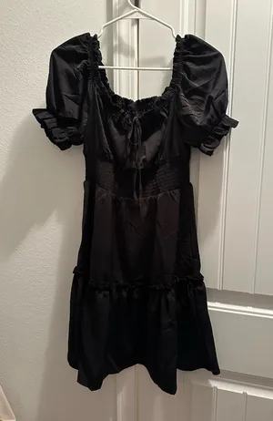 black dress thumbnail 1